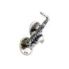 Pin saxo plateado