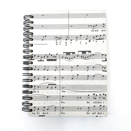 Libreta A6 partitura hecha a mano